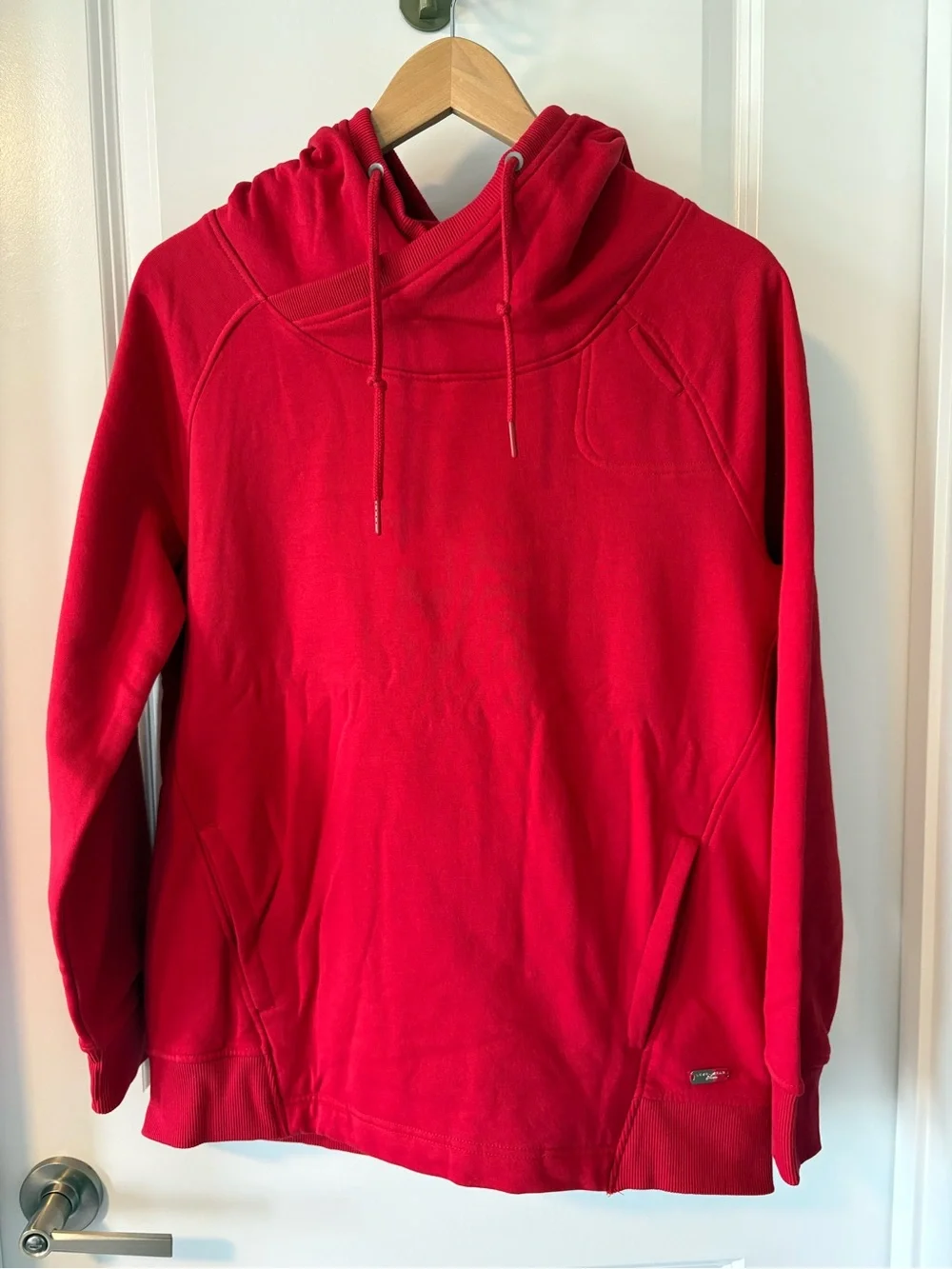 Levelwear Red Premium Fleece Hoodie NWT Size Medium - Picture 1 of 7